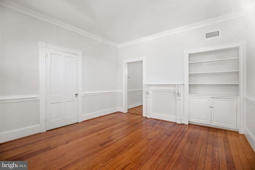 Fredericksburg, Virginia, 22401, United States, 4 Bedrooms Bedrooms, ,2 BathroomsBathrooms,Residential,For Sale,2001681