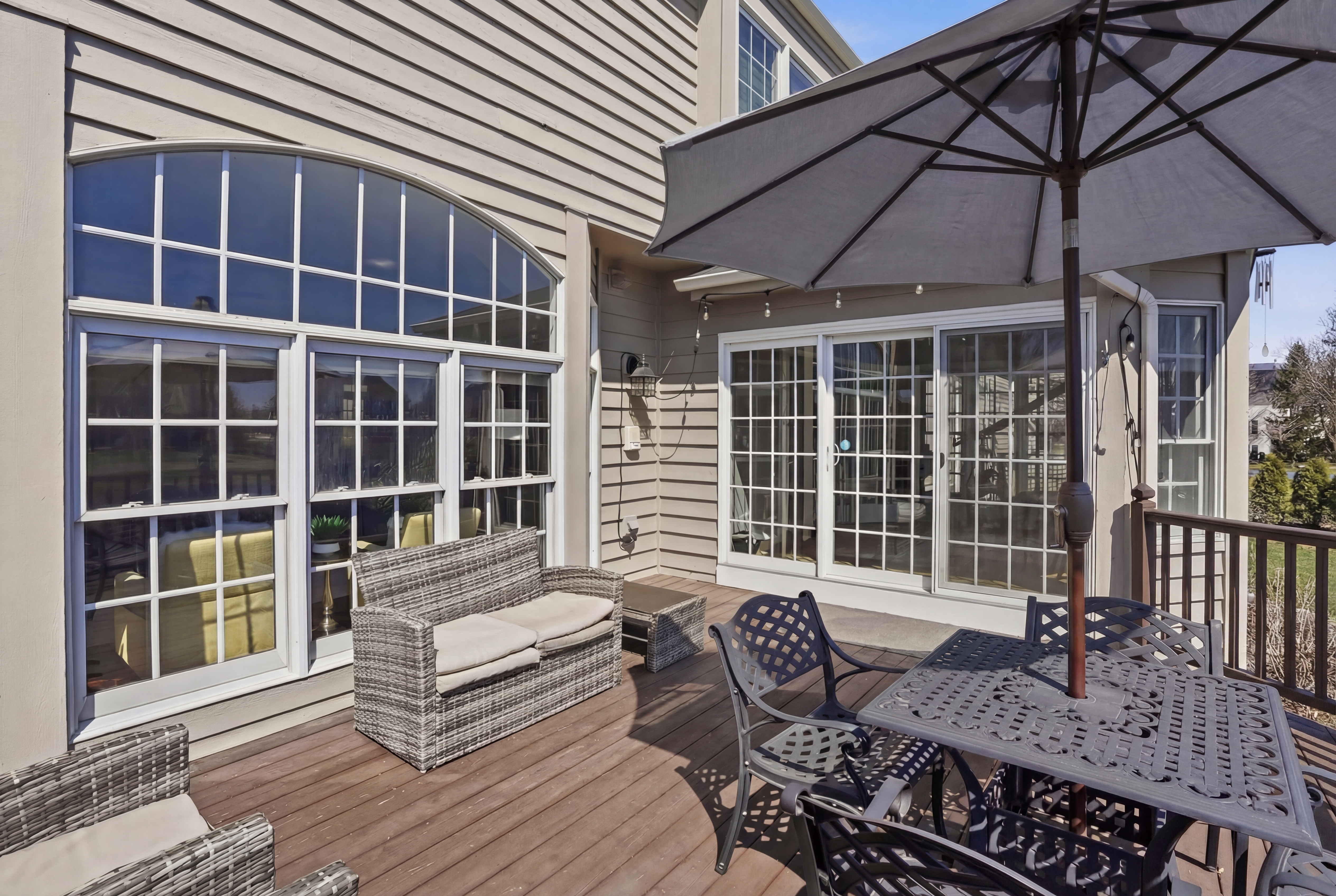  The Crown Jewel of Tall Grass: Waterfront Privacy Meets the Ultimate Layout - 物件實景