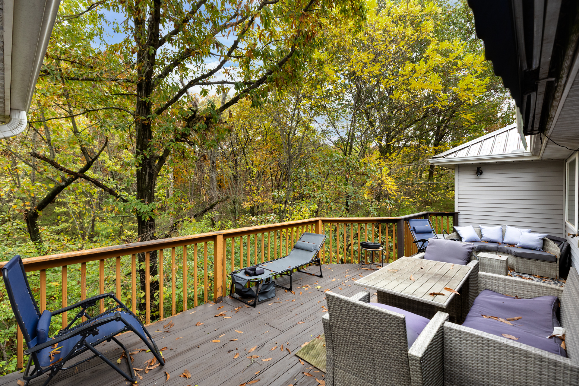 Litchfield, Illinois, 62056, United States, 5 Bedrooms Bedrooms, ,4 BathroomsBathrooms,Residential,For Sale,1979153