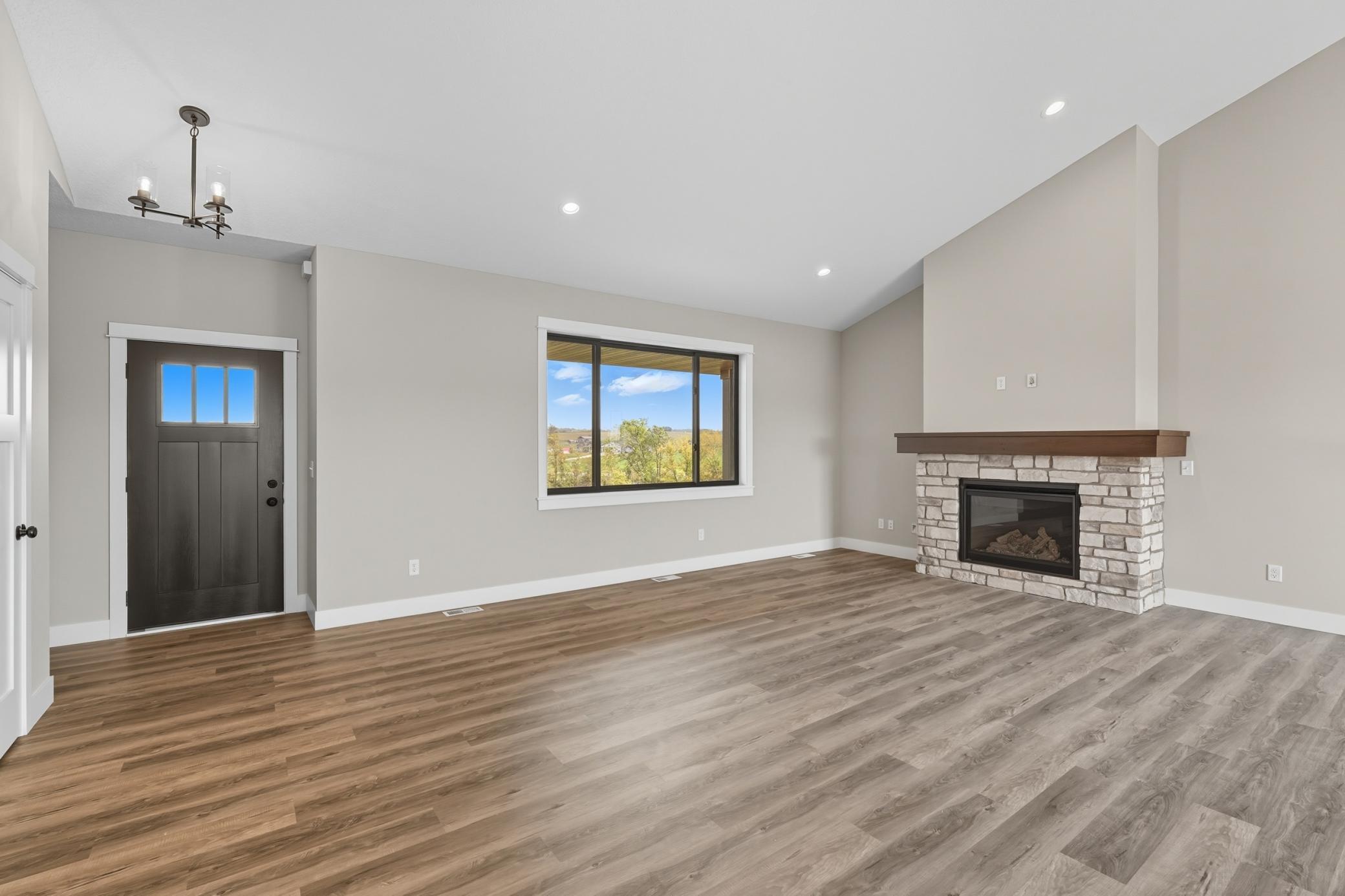 Hammond, Wisconsin, 54015, United States, 3 Bedrooms Bedrooms, ,2 BathroomsBathrooms,Residential,For Sale,1949825