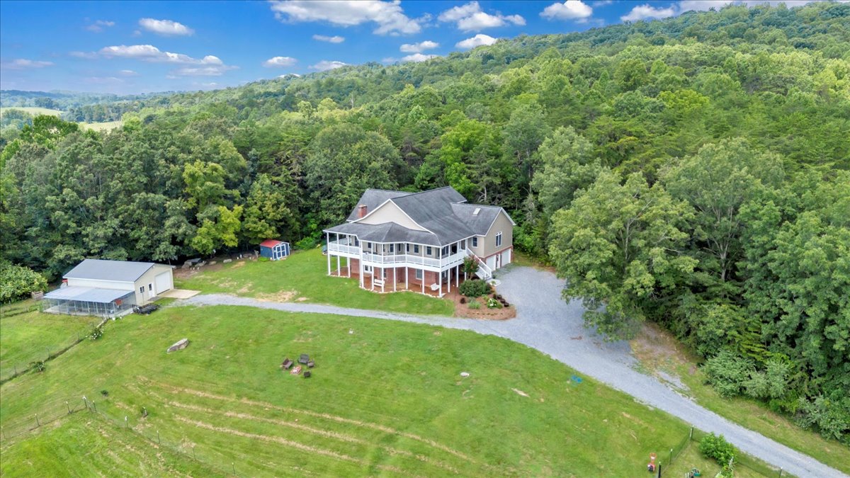 Buchanan, Virginia, 24066, United States, 5 Bedrooms Bedrooms, ,4 BathroomsBathrooms,Residential,For Sale,1900741