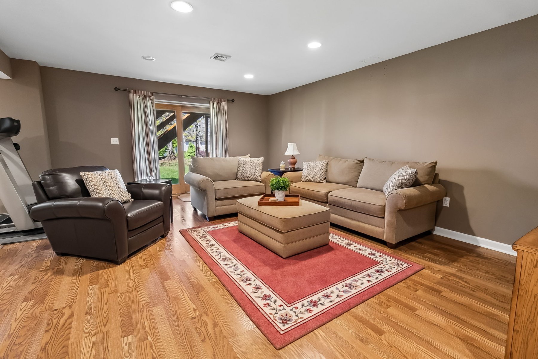  ?Bridle Club? Multi Level Townhome - 物件實景