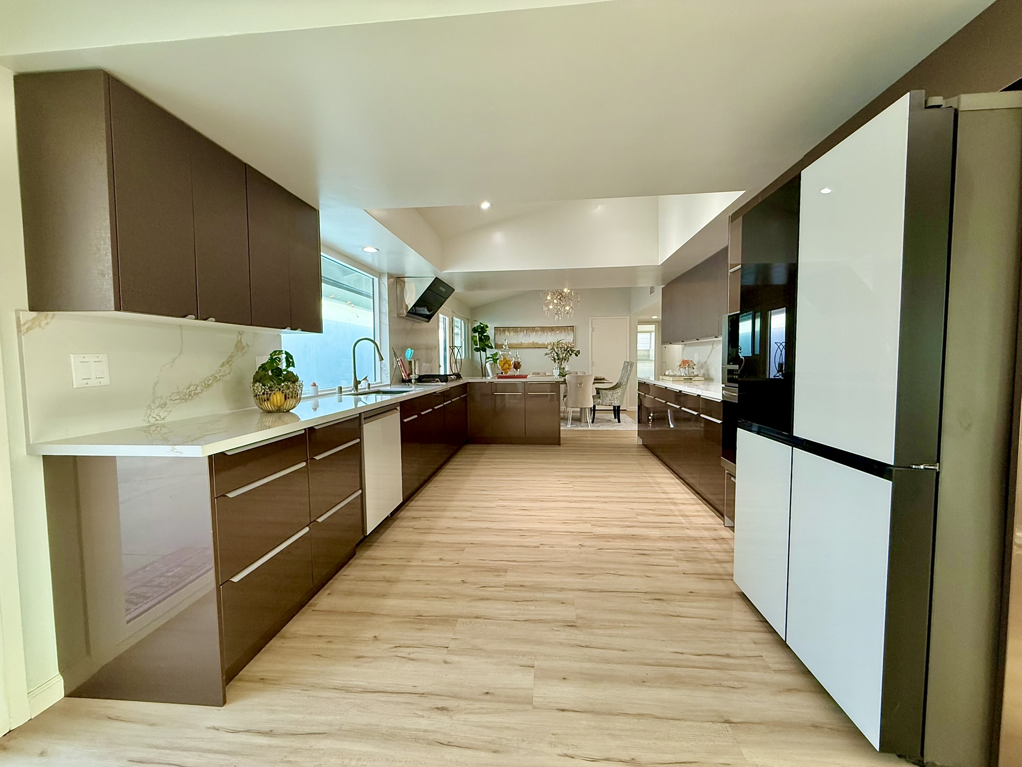 Los Alamitos, California, 90720, United States, 5 Bedrooms Bedrooms, ,4 BathroomsBathrooms,Residential,For Sale,1895084