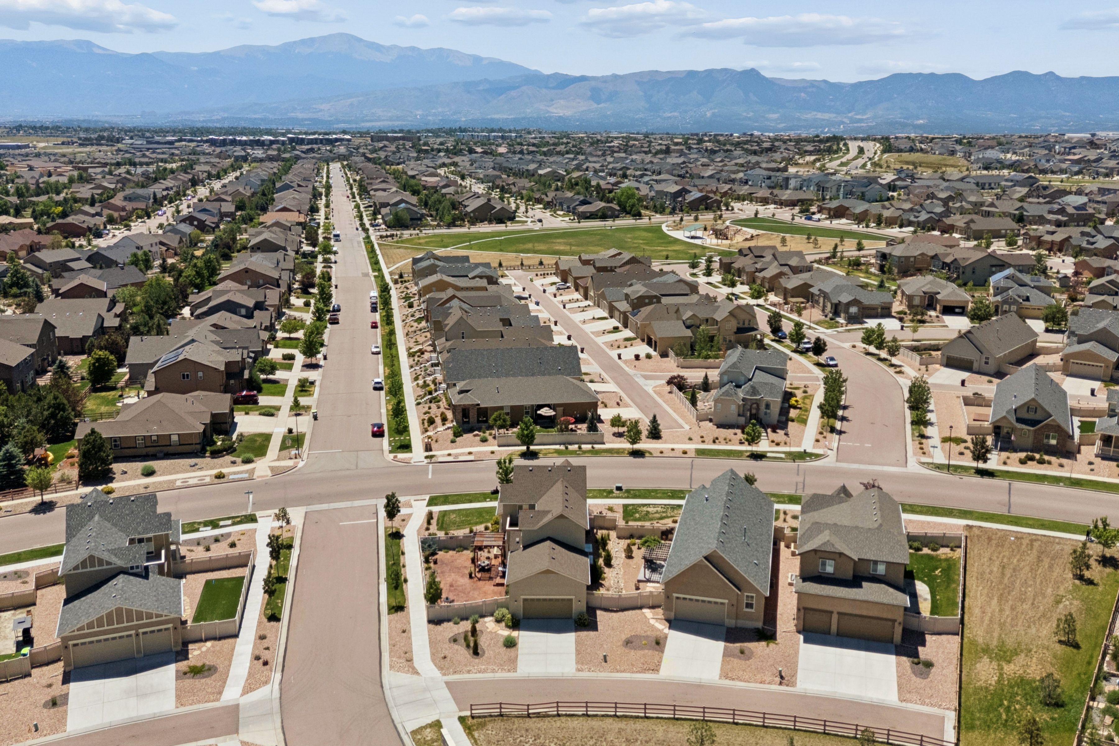  Trailside Wolf Ranch Gem: Park, Pool, and Pikes Peak Views - 物件實景