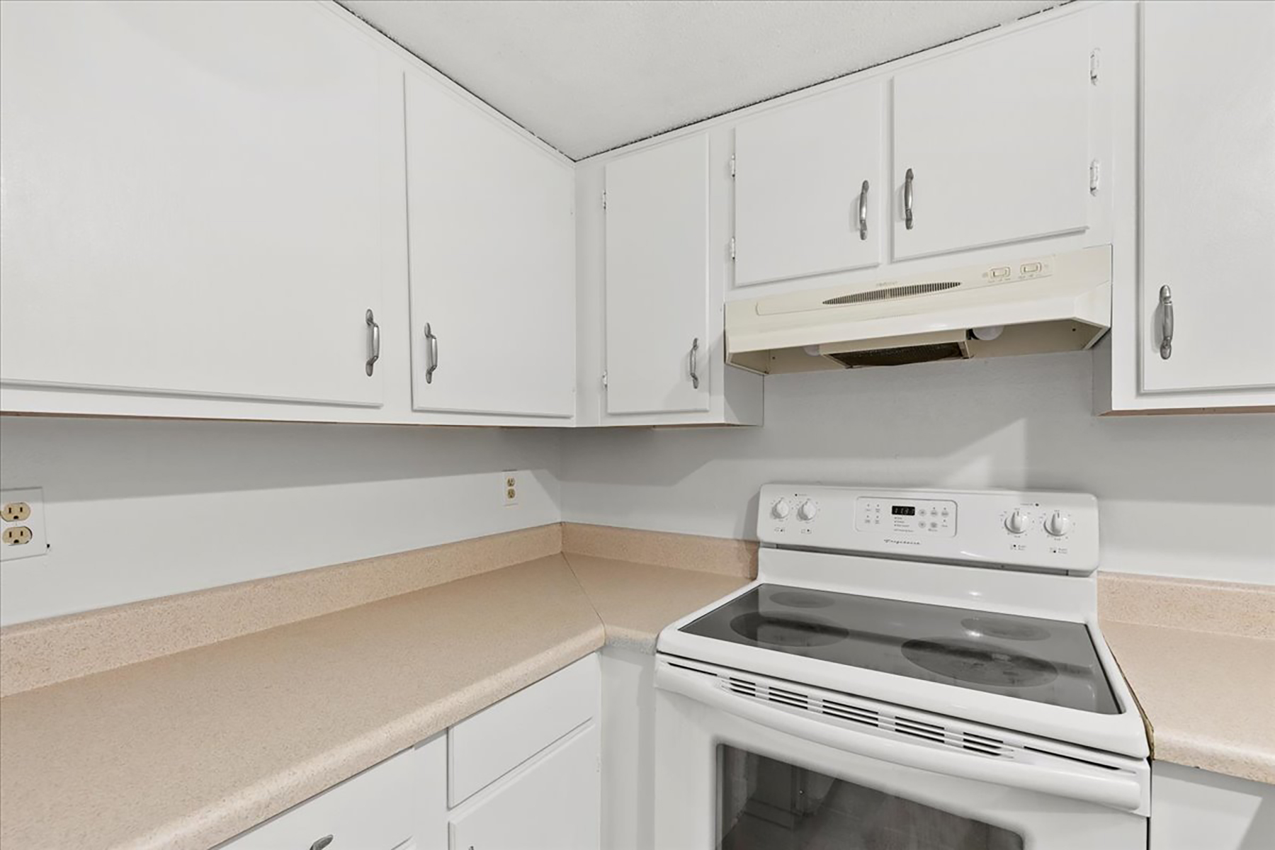  A Perfect Opportunity to Enjoy Low-Maintenance Living at Wynndowne Townhomes - 物件實景