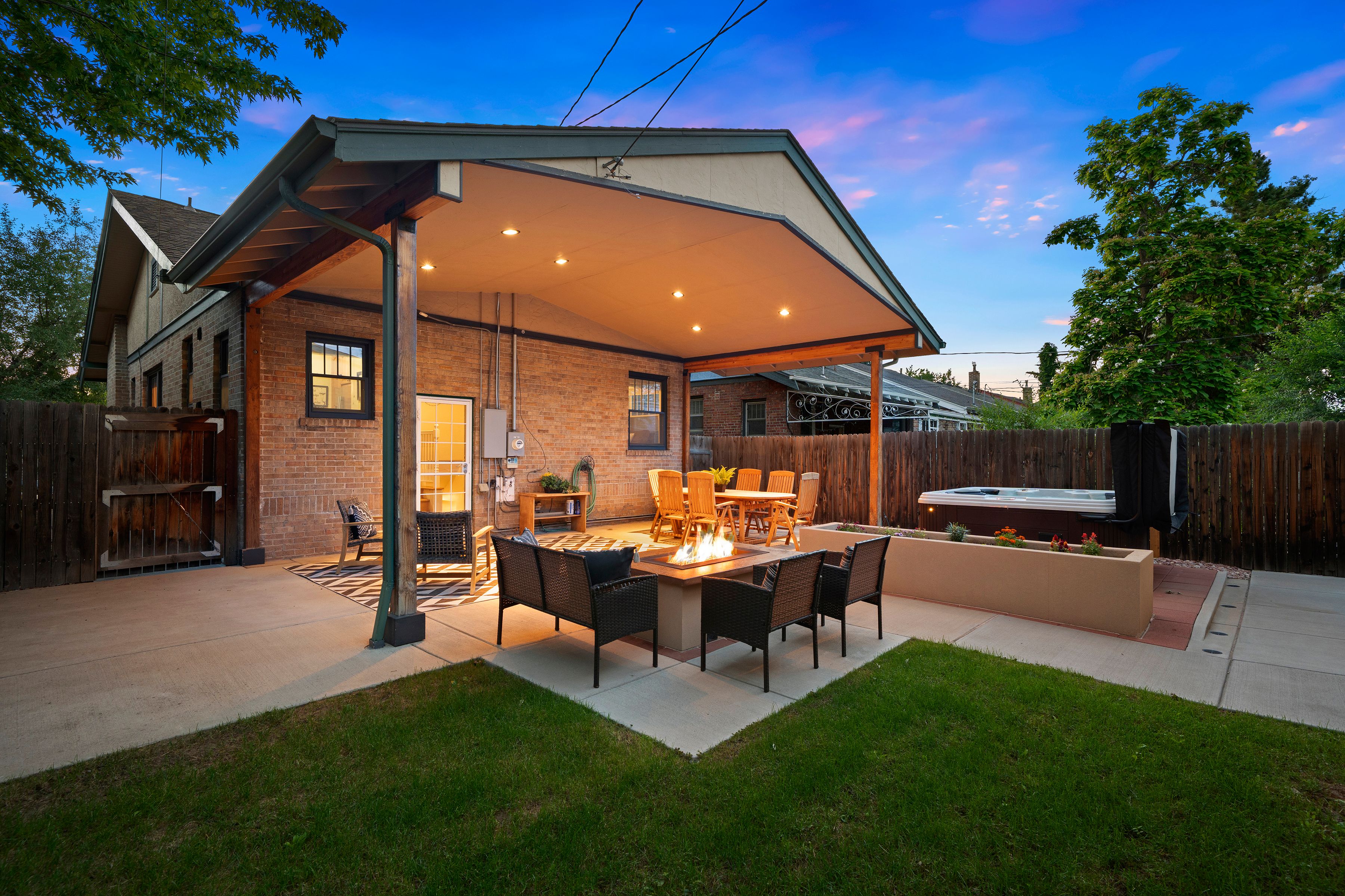  Meticulously maintained Bungalow flows the way it was designed - 物件實景