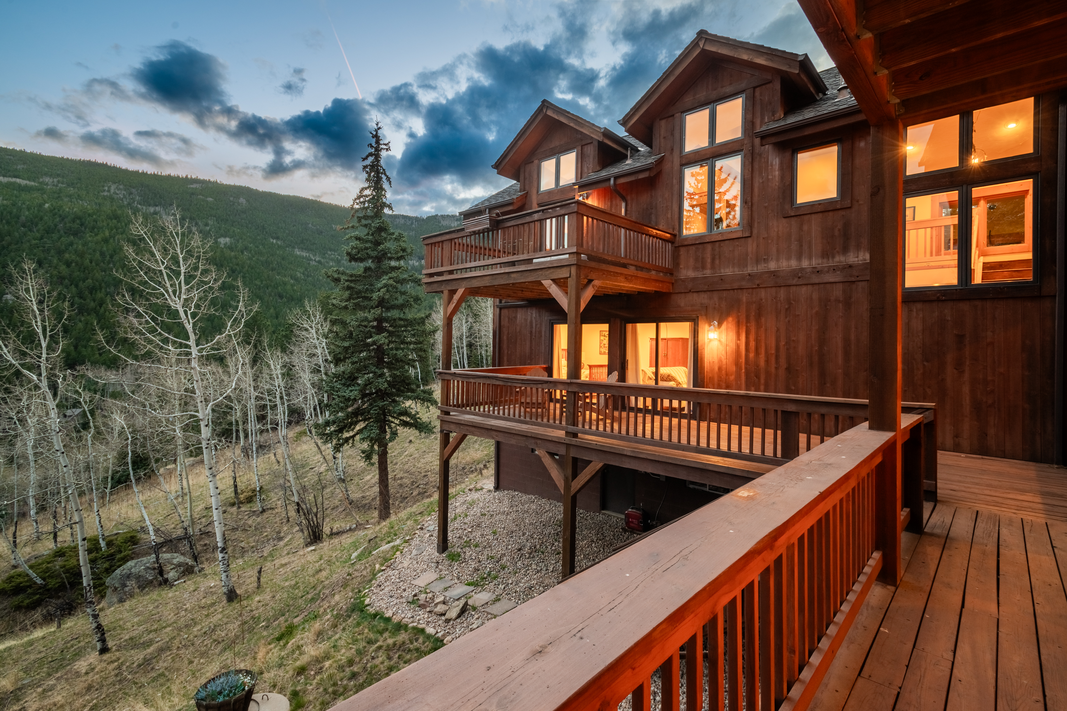  Main-Level Living in 2005-Built Timber Frame on Gentle 3.75 Acre Lot - 物件實景