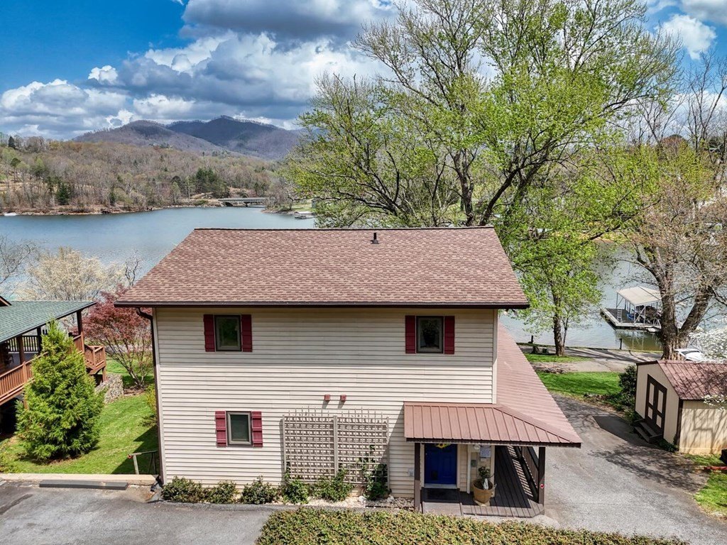 Hayesville, North Carolina, 28904, United States, 3 Bedrooms Bedrooms, ,4 BathroomsBathrooms,Residential,For Sale,1758410