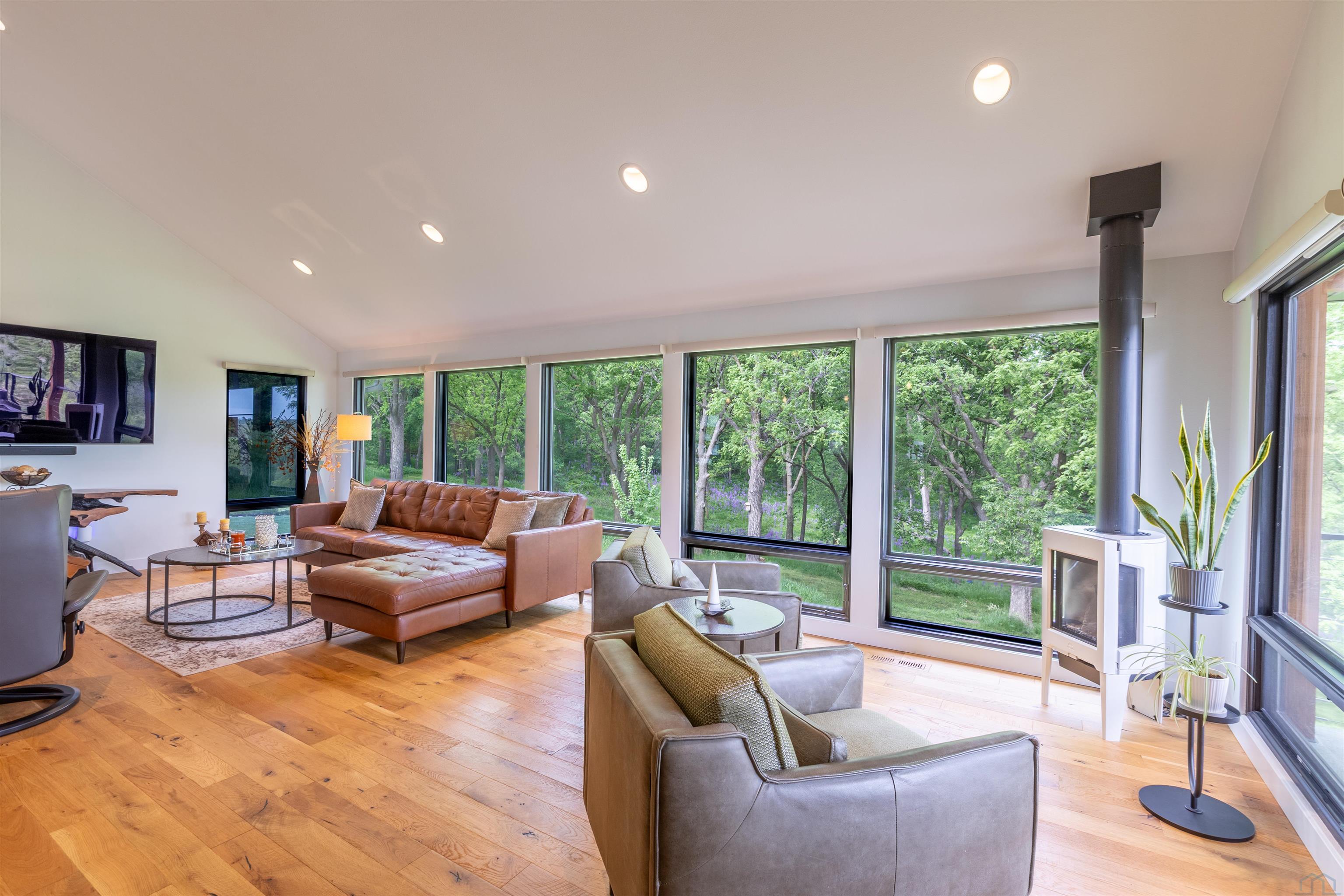 Sioux City, Iowa, 51108, United States, 4 Bedrooms Bedrooms, ,3 BathroomsBathrooms,Residential,For Sale,2048927