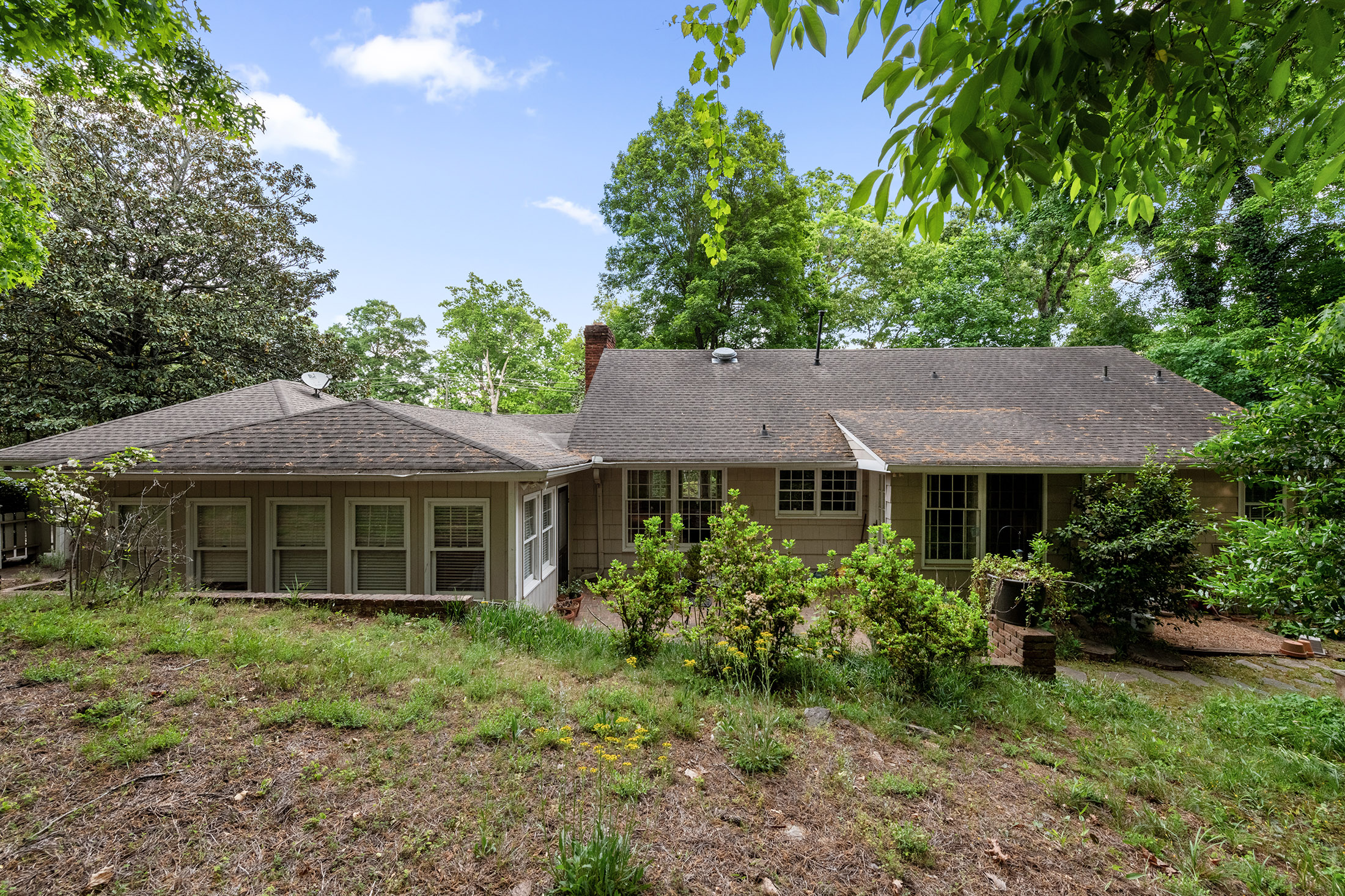  Beautiful Flat 1+/- Acre Corner Lot in Sandy Springs - 物件實景