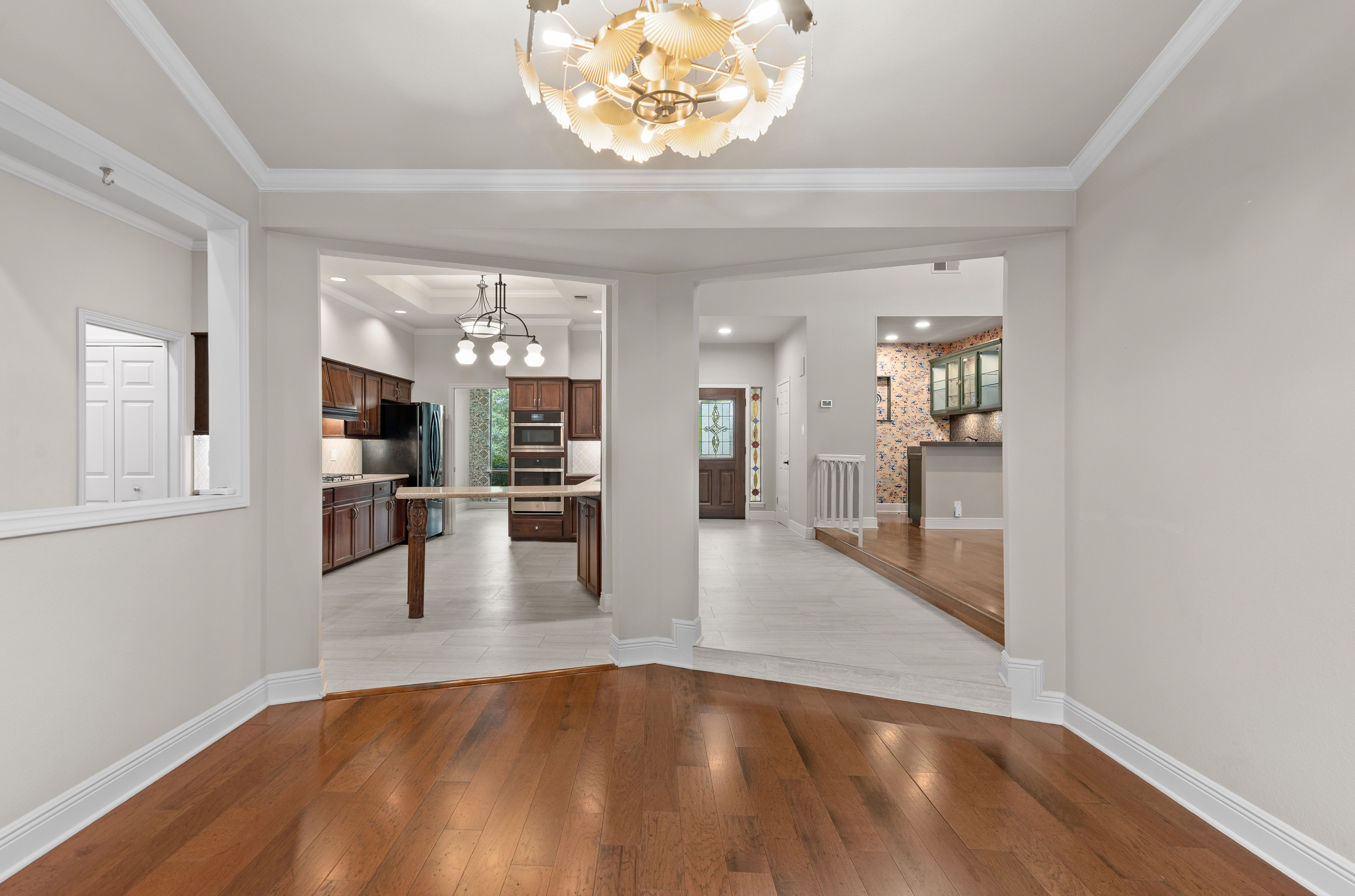  Pristine Architectural Gem in Coveted Hunters Creek - 物件實景