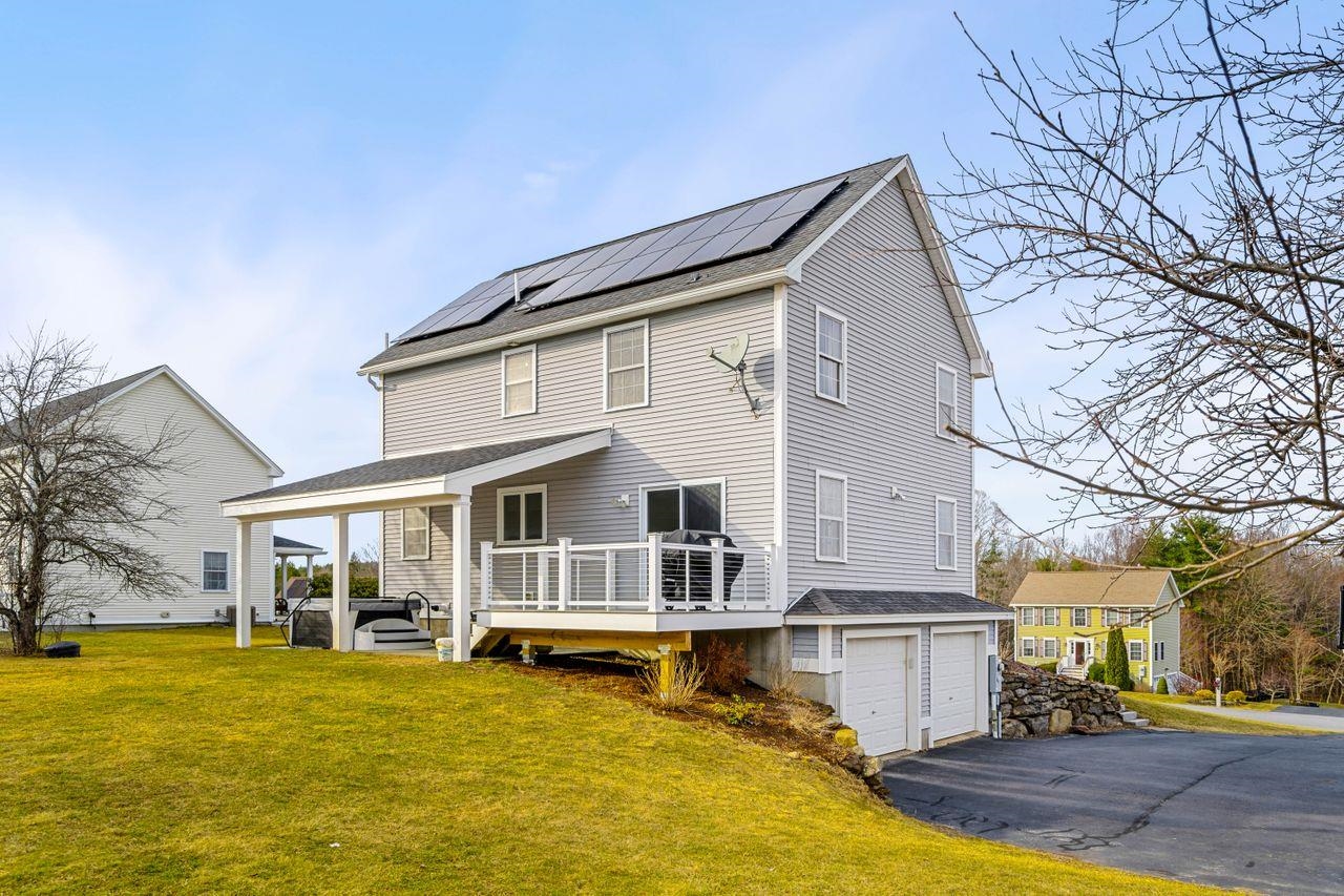 Epping, New Hampshire, 03042, United States, 3 Bedrooms Bedrooms, ,2 BathroomsBathrooms,Residential,For Sale,1862323