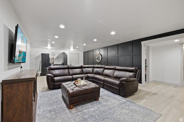 Grantsville, Utah, 84029, United States, 6 Bedrooms Bedrooms, ,4 BathroomsBathrooms,Residential,For Sale,2009662