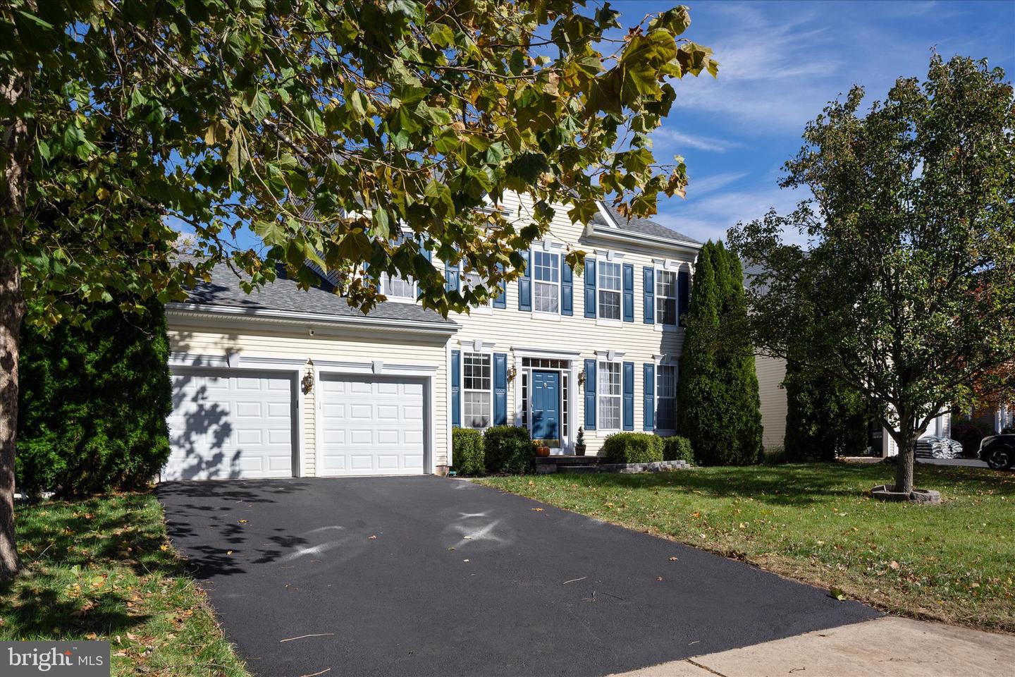 Round Hill, Virginia, 20141, United States, 4 Bedrooms Bedrooms, ,4 BathroomsBathrooms,Residential,For Sale,1987727