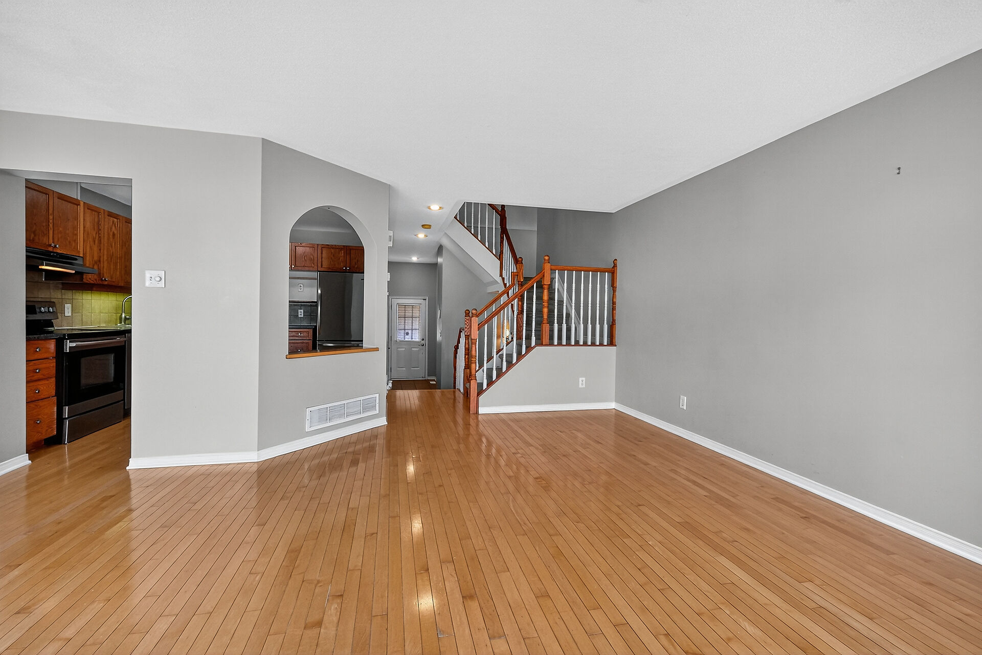 Ottawa, Ontario, K2W1E1, CA, 3 Bedrooms Bedrooms, ,3 BathroomsBathrooms,Residential,For Sale,1995671