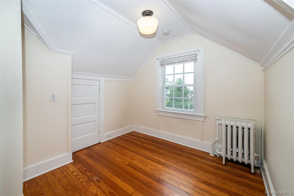 New Rochelle, New York, 10801, United States, 5 Bedrooms Bedrooms, ,4 BathroomsBathrooms,Residential,For Sale,2048483