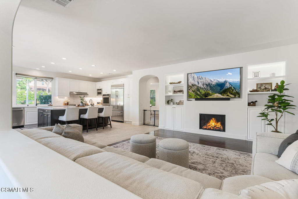 Simi Valley, California, 93065, United States, 4 Bedrooms Bedrooms, ,4 BathroomsBathrooms,Residential,For Sale,2007456