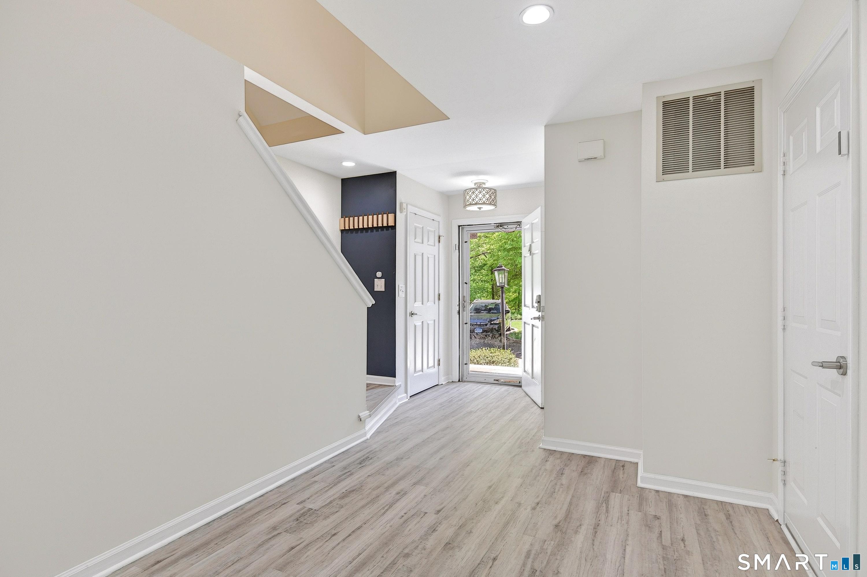 Greenwich, Connecticut, 06807, United States, 2 Bedrooms Bedrooms, ,4 BathroomsBathrooms,Residential,For Sale,2048631
