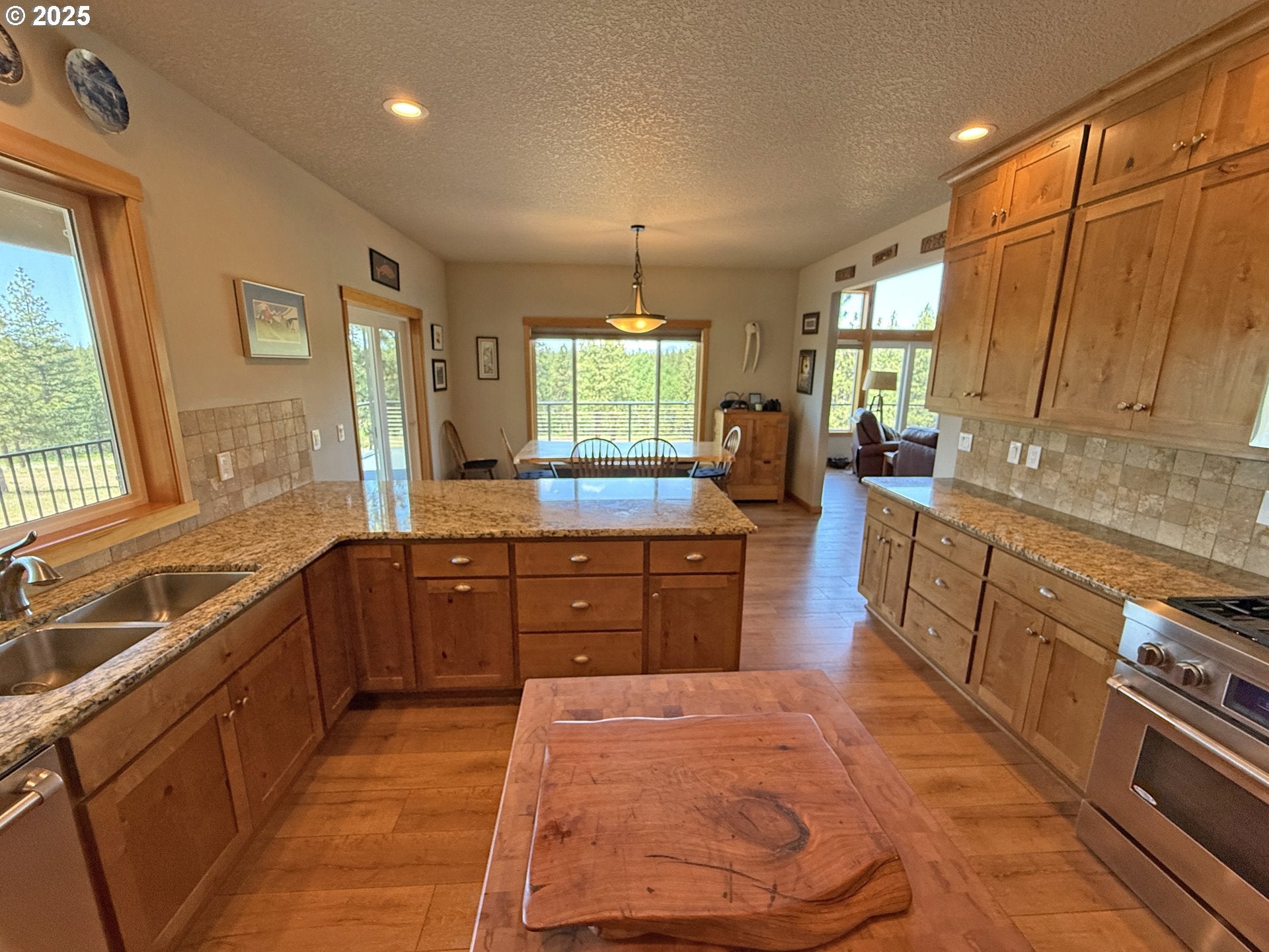 Goldendale, Washington, 98620, United States, 2 Bedrooms Bedrooms, ,2 BathroomsBathrooms,Residential,For Sale,1906644