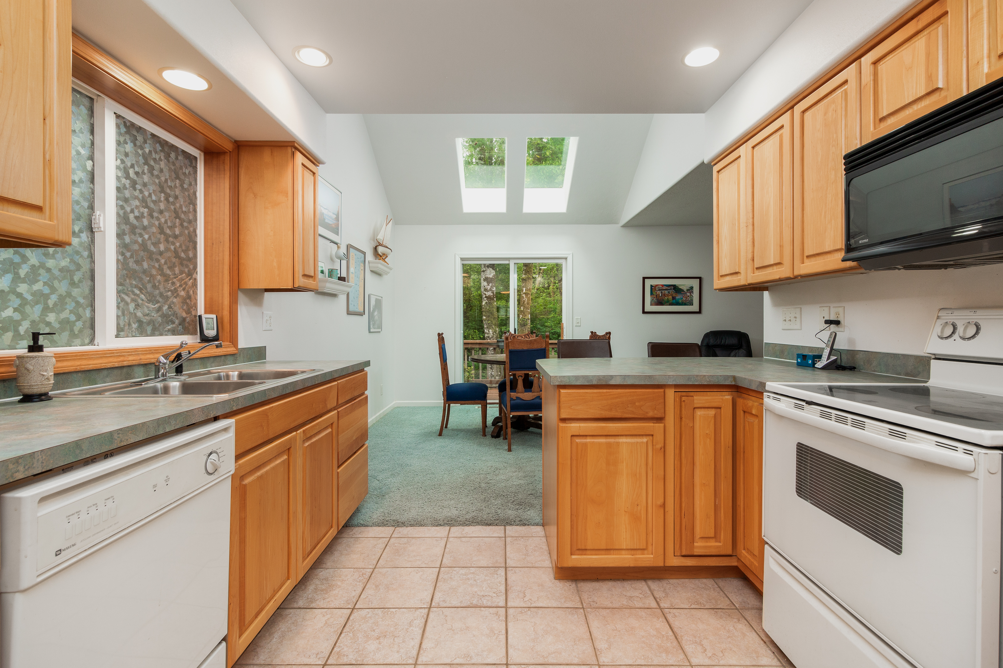 Neskowin, Oregon, 97149, United States, 3 Bedrooms Bedrooms, ,3 BathroomsBathrooms,Residential,For Sale,1927919