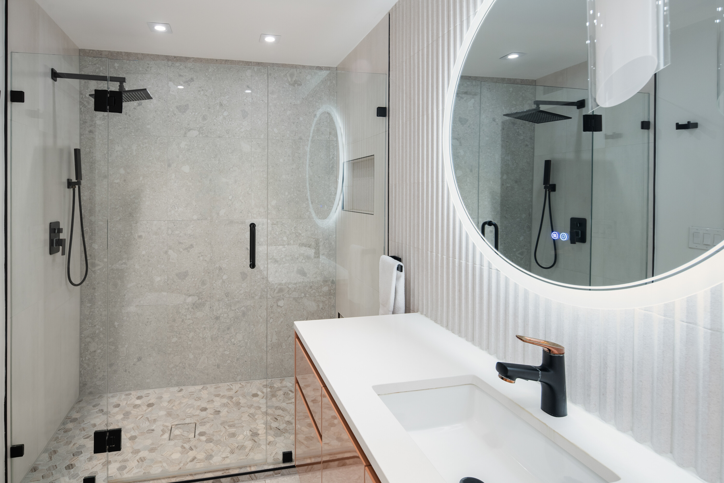  Sophisticated, Remodeled Contemporary Home Located in Preston Hollow - 物件實景