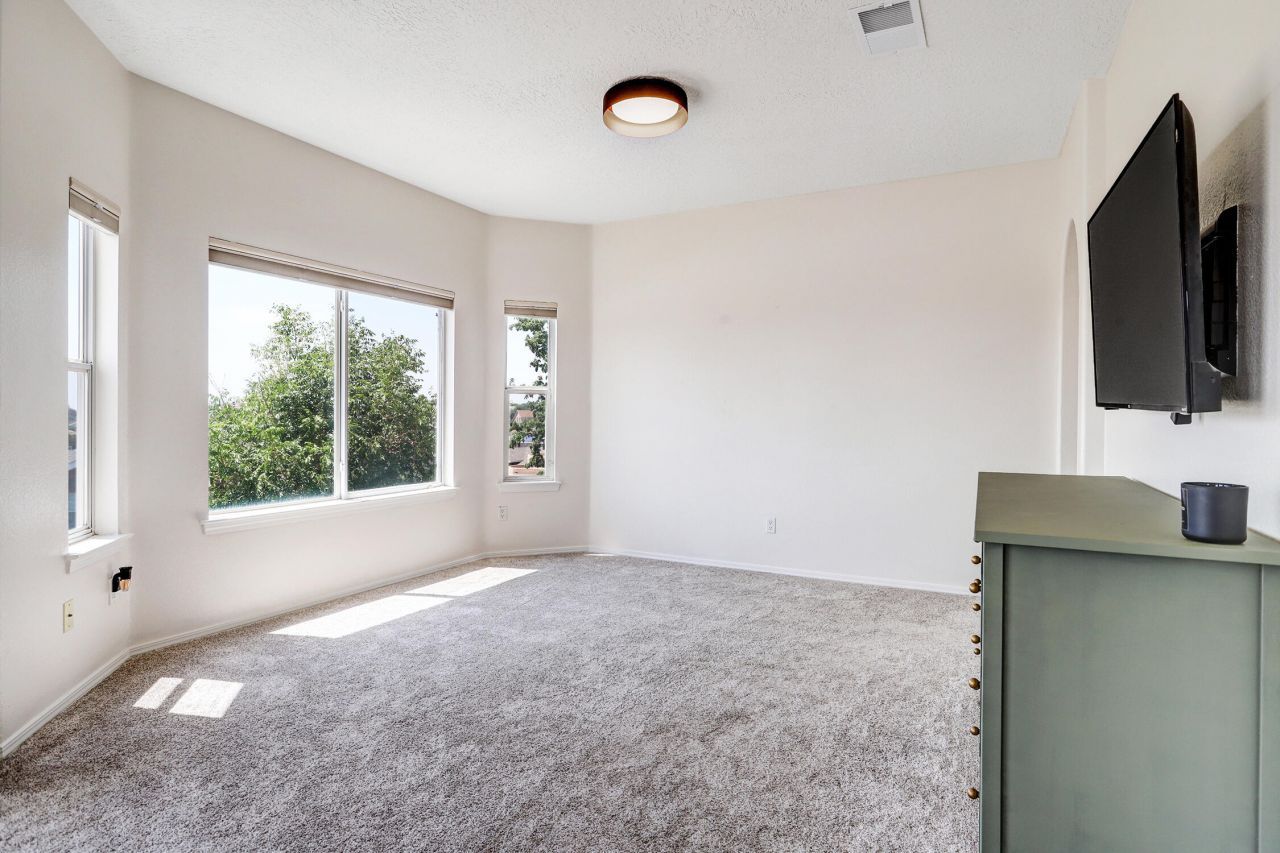 Albuquerque, New Mexico, 87114, United States, 4 Bedrooms Bedrooms, ,3 BathroomsBathrooms,Residential,For Sale,1917819