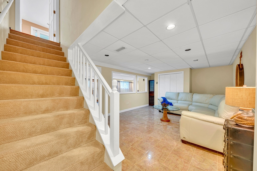 Mansfield, Massachusetts, 02048, United States, 4 Bedrooms Bedrooms, ,3 BathroomsBathrooms,Residential,For Sale,2001222