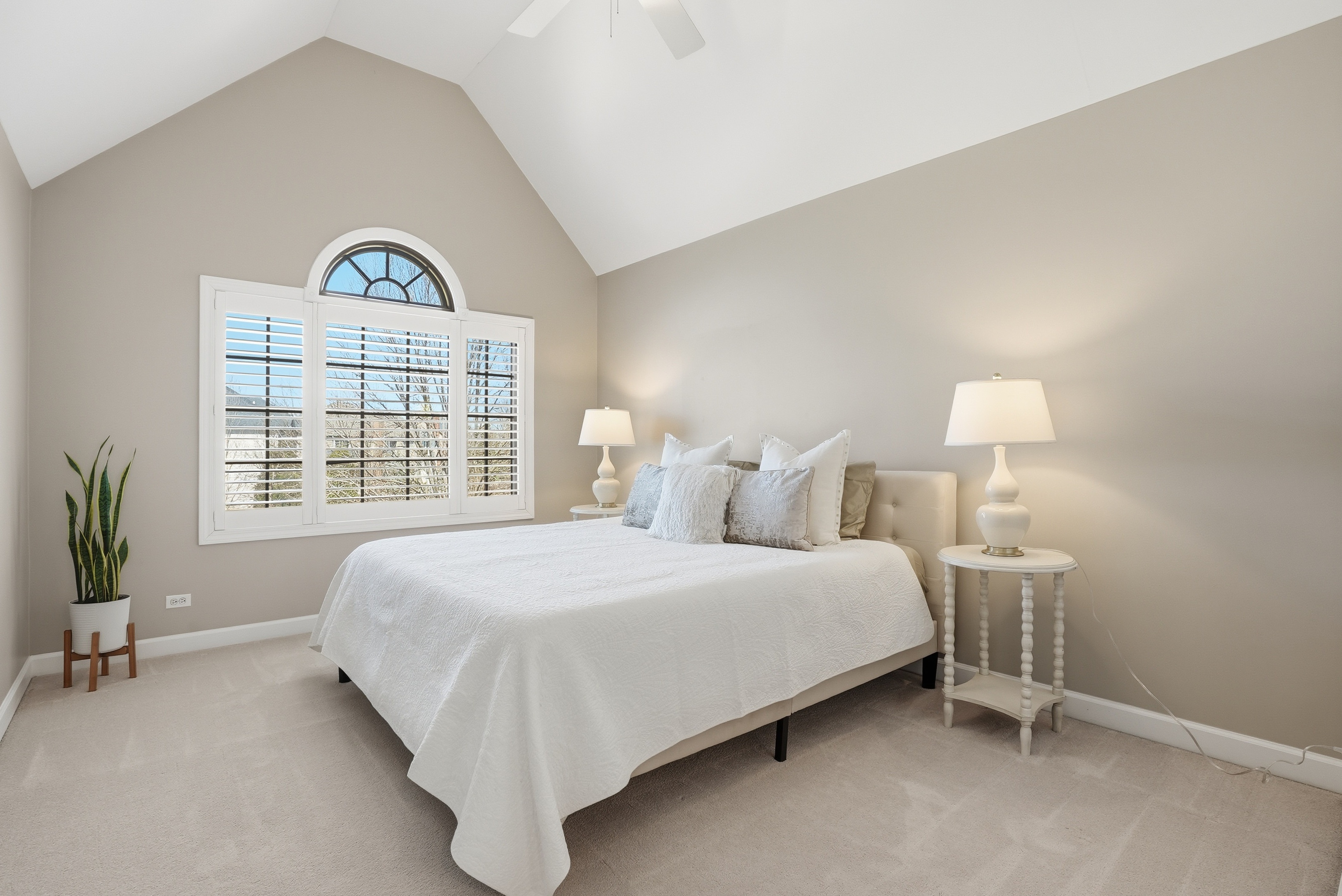  The Crown Jewel of Tall Grass: Waterfront Privacy Meets the Ultimate Layout - 物件實景