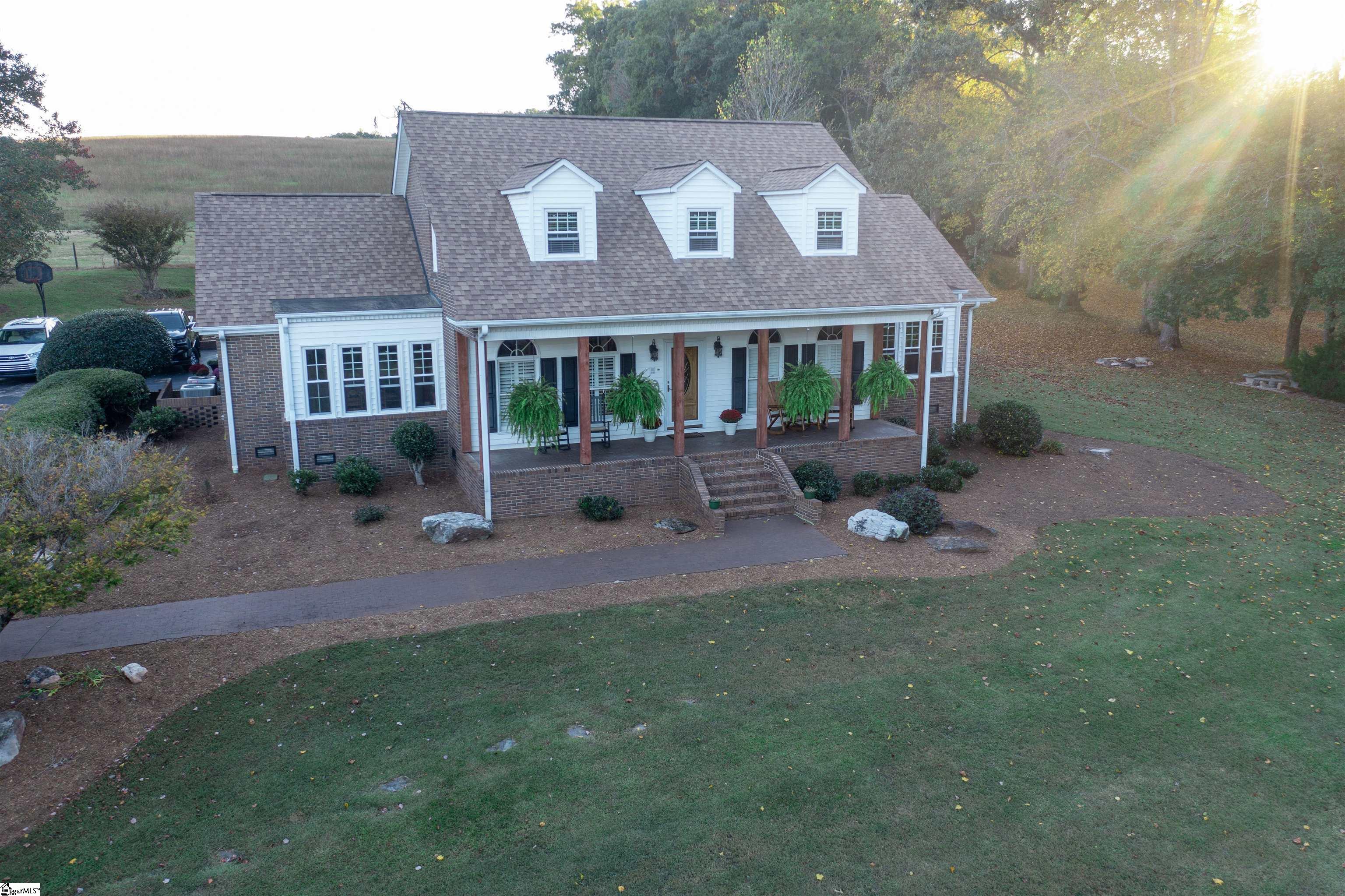 Pickens, South Carolina, 29671, United States, 4 Bedrooms Bedrooms, ,4 BathroomsBathrooms,Residential,For Sale,1975286