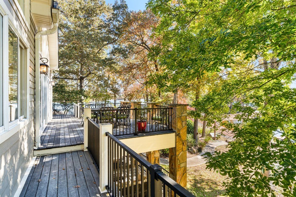 Hiawassee, Georgia, 30546, United States, 3 Bedrooms Bedrooms, ,4 BathroomsBathrooms,Residential,For Sale,1978454