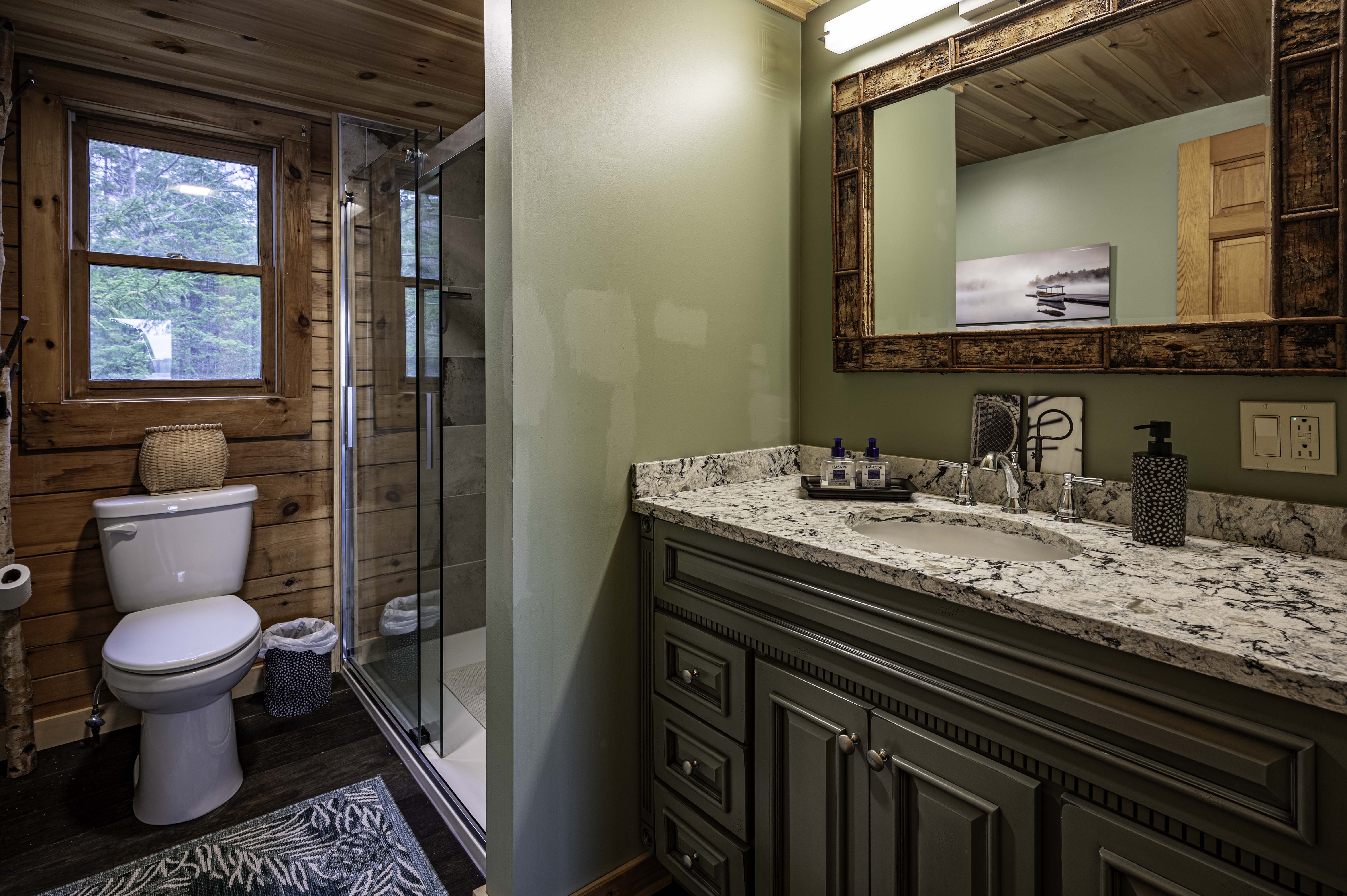  A Classic Adirondack Log Home on Pristine First Lake Frontage - 物件實景