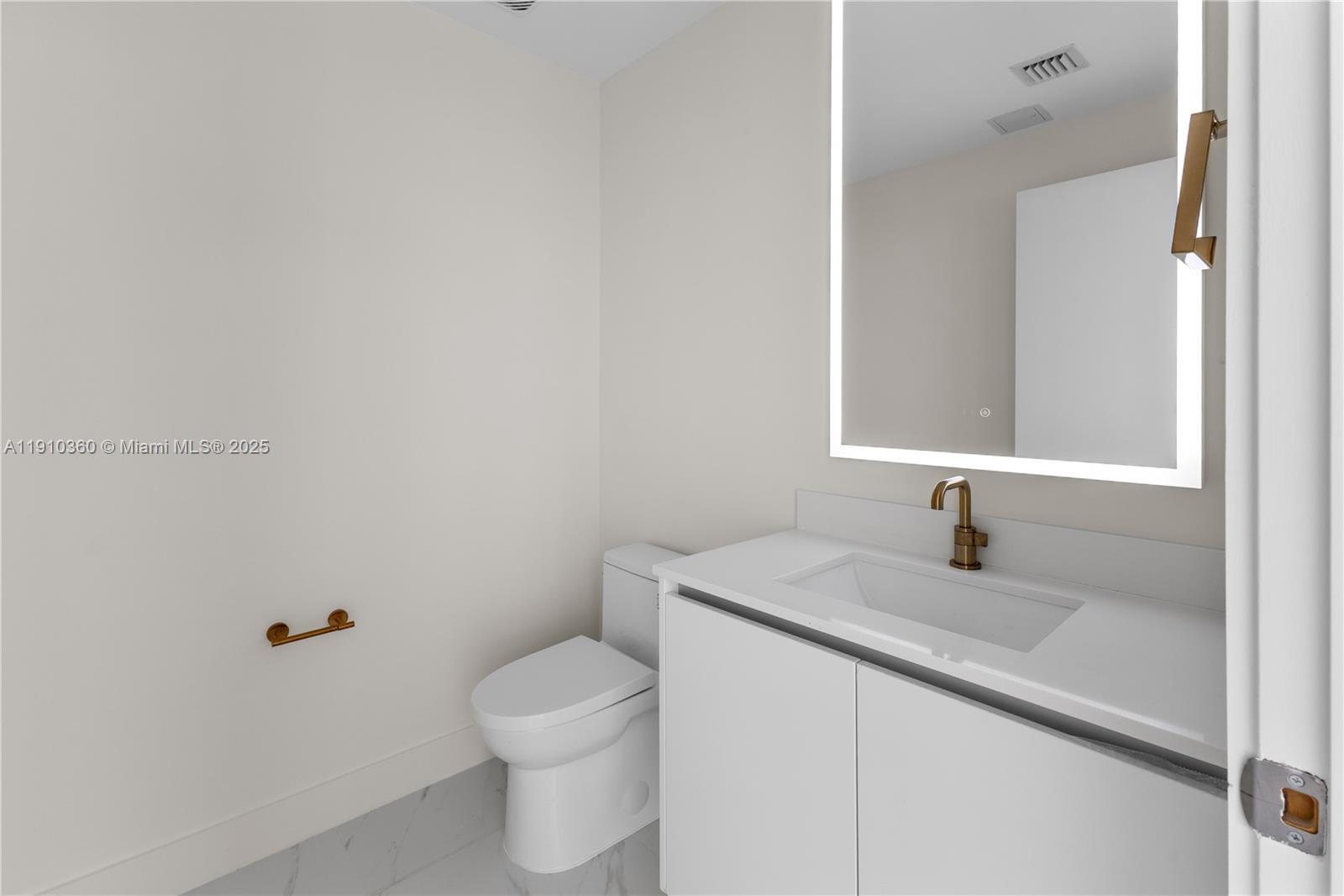 Miami, Florida, 33137, United States, 4 Bedrooms Bedrooms, ,5 BathroomsBathrooms,Residential,For Sale,1989310