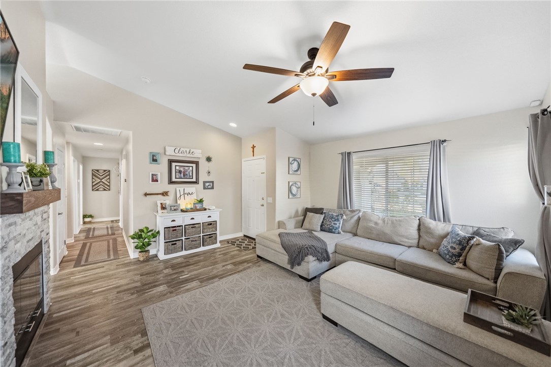 Winchester, California, 92596, United States, 3 Bedrooms Bedrooms, ,2 BathroomsBathrooms,Residential,For Sale,2010762