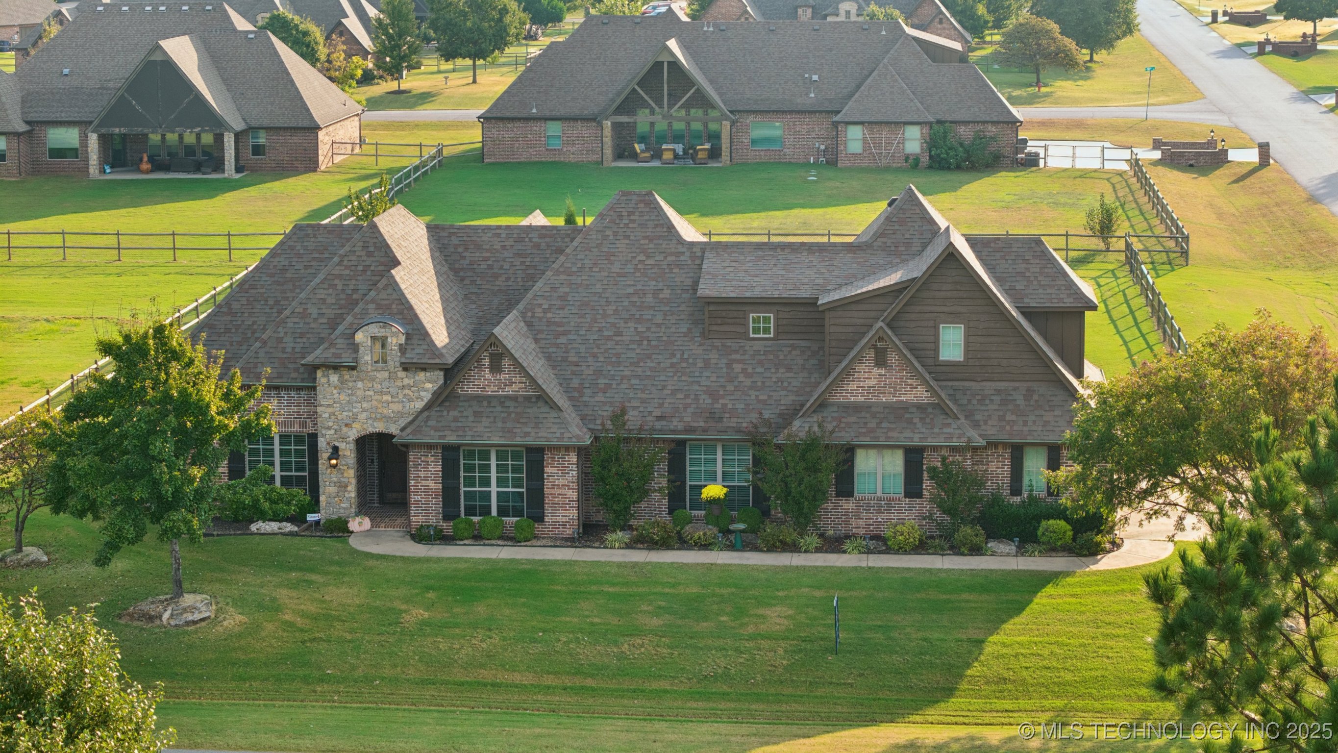 Owasso, Oklahoma, 74055, United States, 4 Bedrooms Bedrooms, ,4 BathroomsBathrooms,Residential,For Sale,1962662