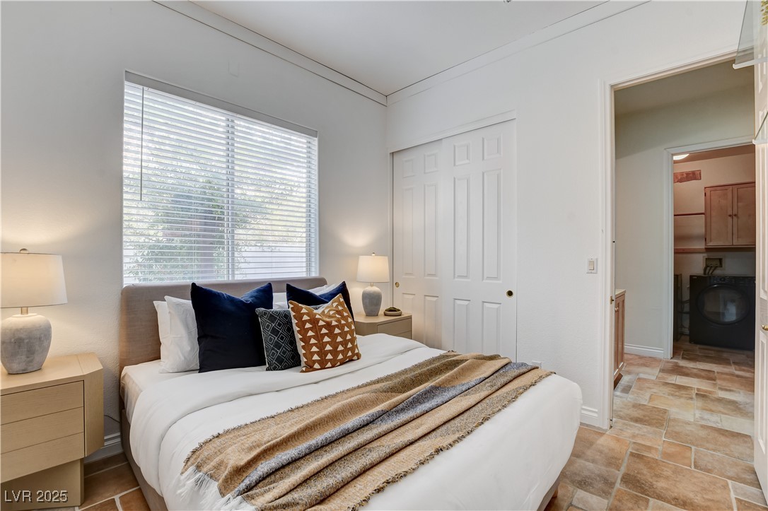 Henderson, Nevada, 89052, United States, 5 Bedrooms Bedrooms, ,4 BathroomsBathrooms,Residential,For Sale,1989374