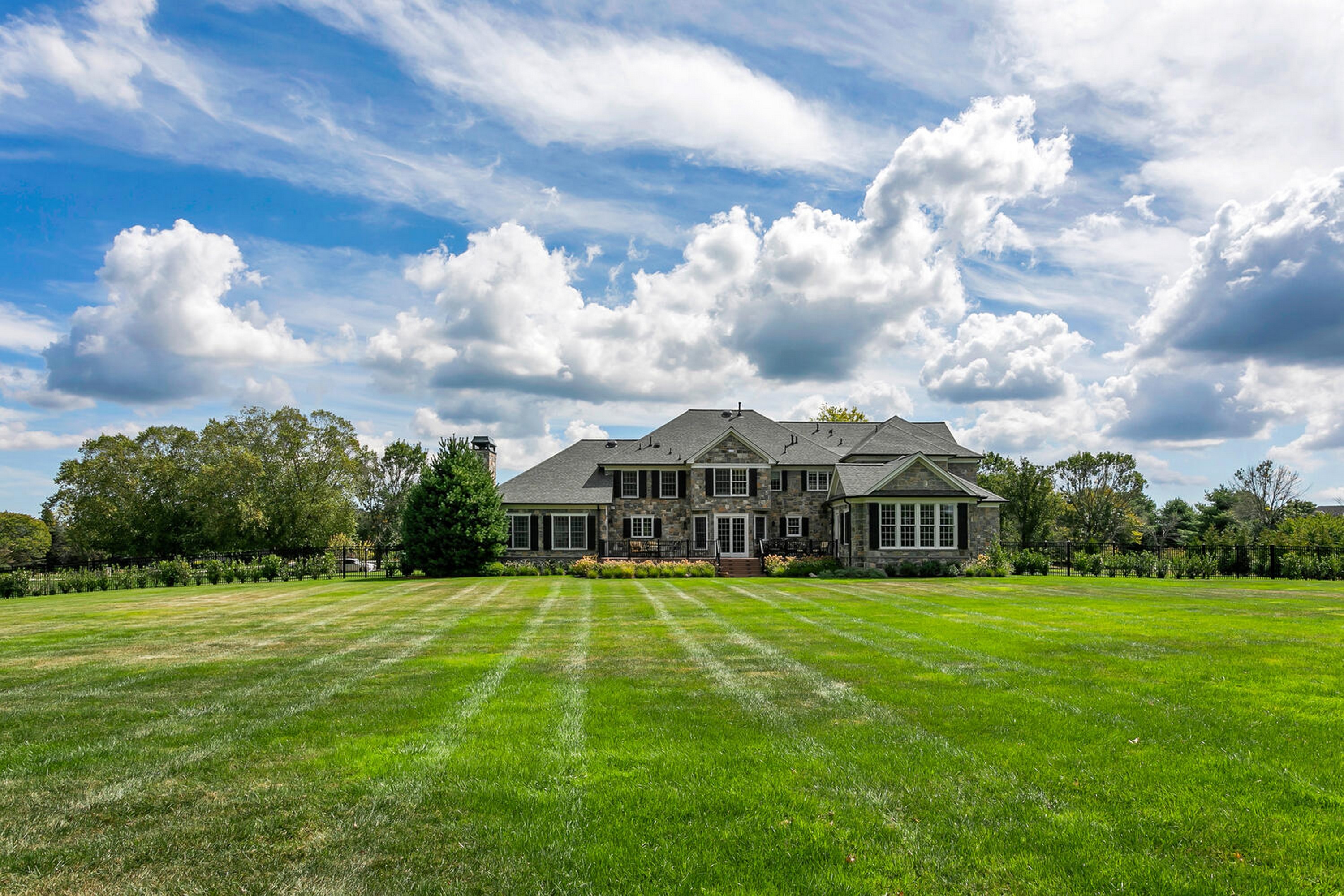  3 Bretwood Dr N - 物件實景