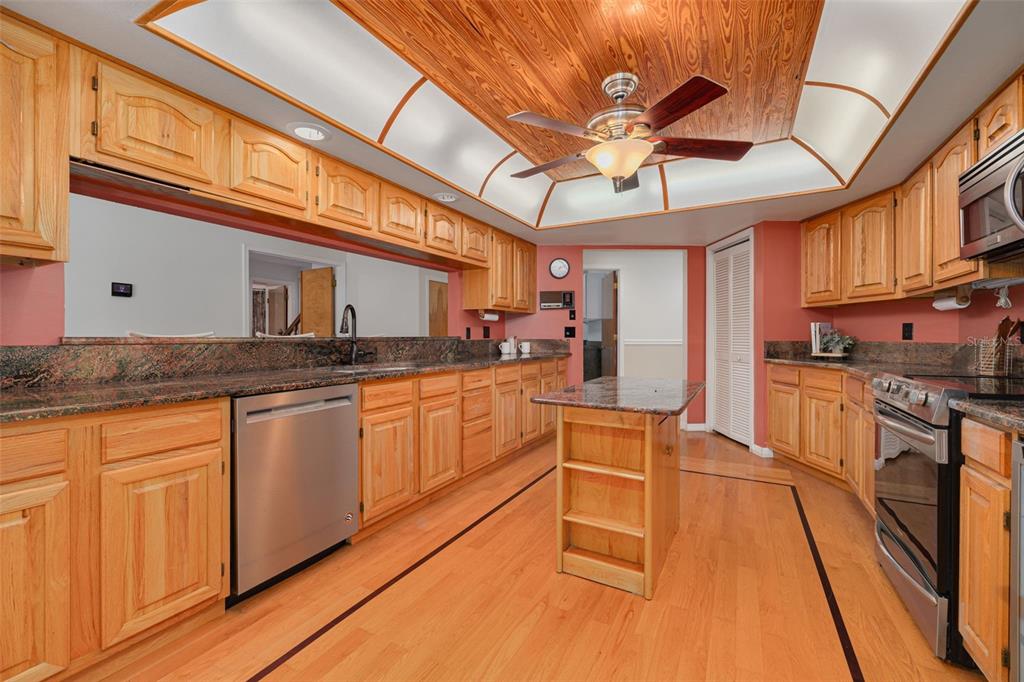 Tampa, Florida, 33626, United States, 5 Bedrooms Bedrooms, ,3 BathroomsBathrooms,Residential,For Sale,1941740