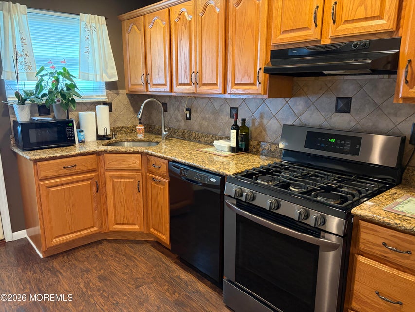 Mount Idenburg Ln, Toms River, NJ 08753