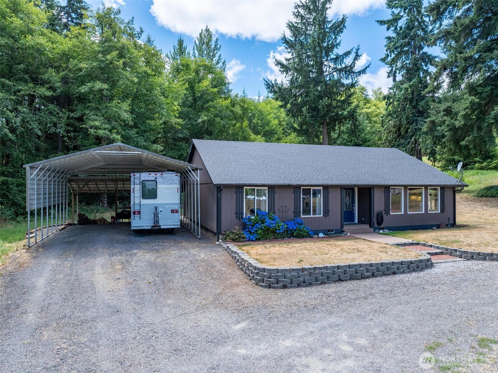 Winlock, Washington, 98596, United States, 3 Bedrooms Bedrooms, ,2 BathroomsBathrooms,Residential,For Sale,1942724