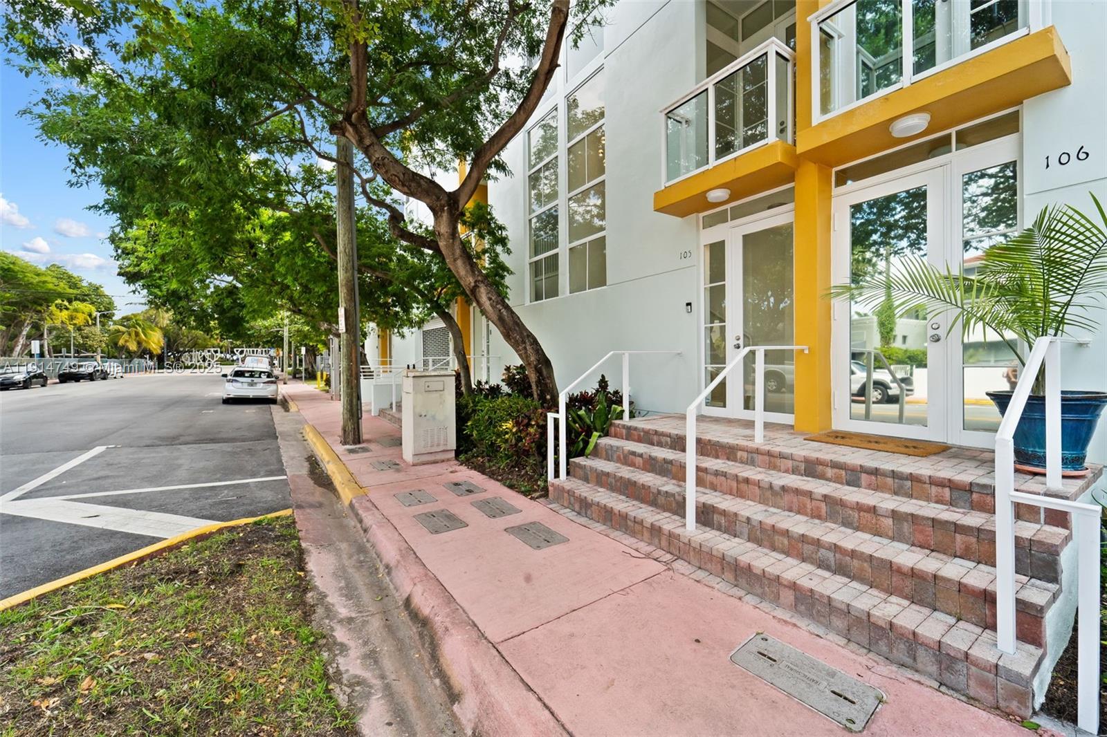Miami Beach, Florida, 33141, United States, 2 Bedrooms Bedrooms, ,3 BathroomsBathrooms,Residential,For Sale,1993414