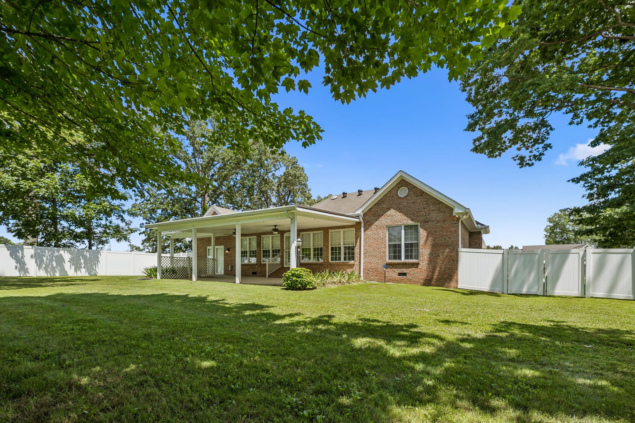 Manchester, Tennessee, 37355, United States, 4 Bedrooms Bedrooms, ,4 BathroomsBathrooms,Residential,For Sale,1937167