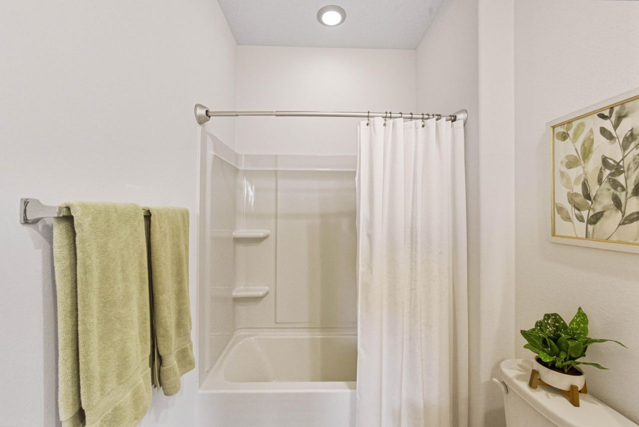 Albuquerque, New Mexico, 87120, United States, 5 Bedrooms Bedrooms, ,4 BathroomsBathrooms,Residential,For Sale,1957910