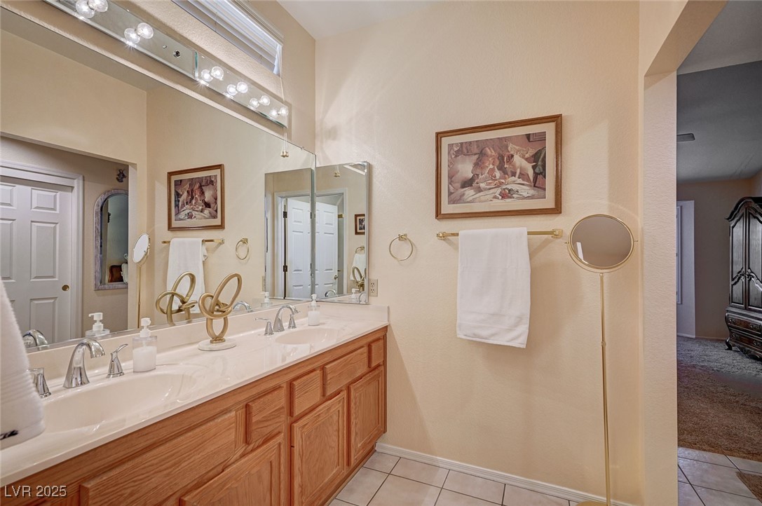 Las Vegas, Nevada, 89134, United States, 2 Bedrooms Bedrooms, ,2 BathroomsBathrooms,Residential,For Sale,1950375