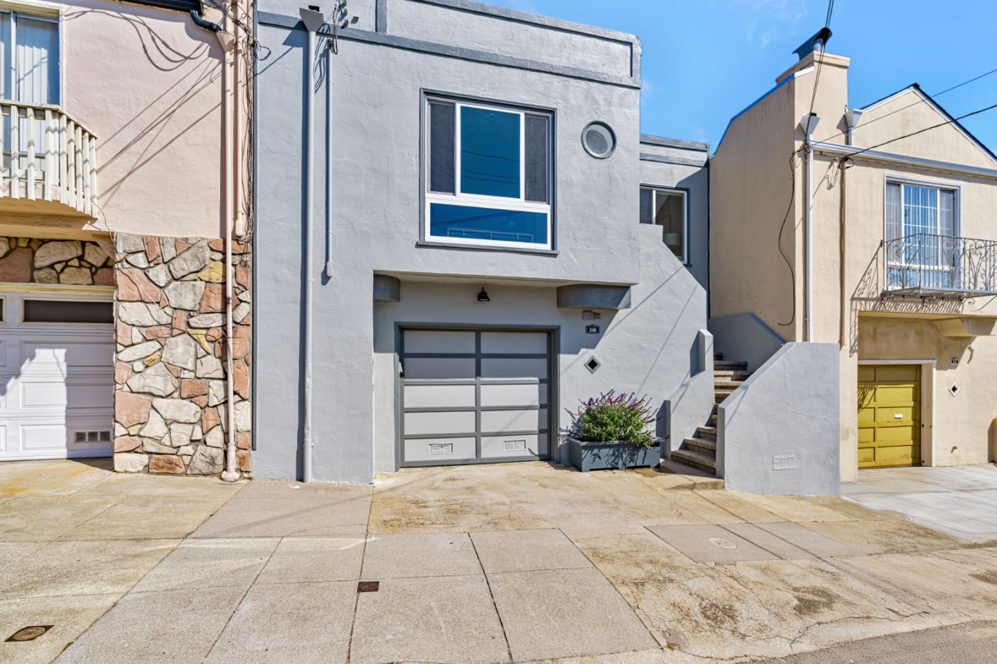 San Francisco, California, 94134, United States, 2 Bedrooms Bedrooms, ,1 BathroomBathrooms,Residential,For Sale,1926351