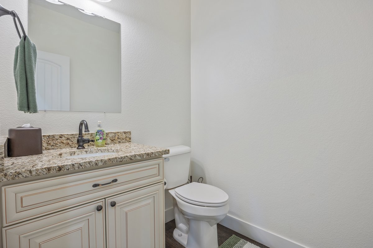 Cheyenne, Wyoming, 82059, United States, 5 Bedrooms Bedrooms, ,4 BathroomsBathrooms,Residential,For Sale,1944847