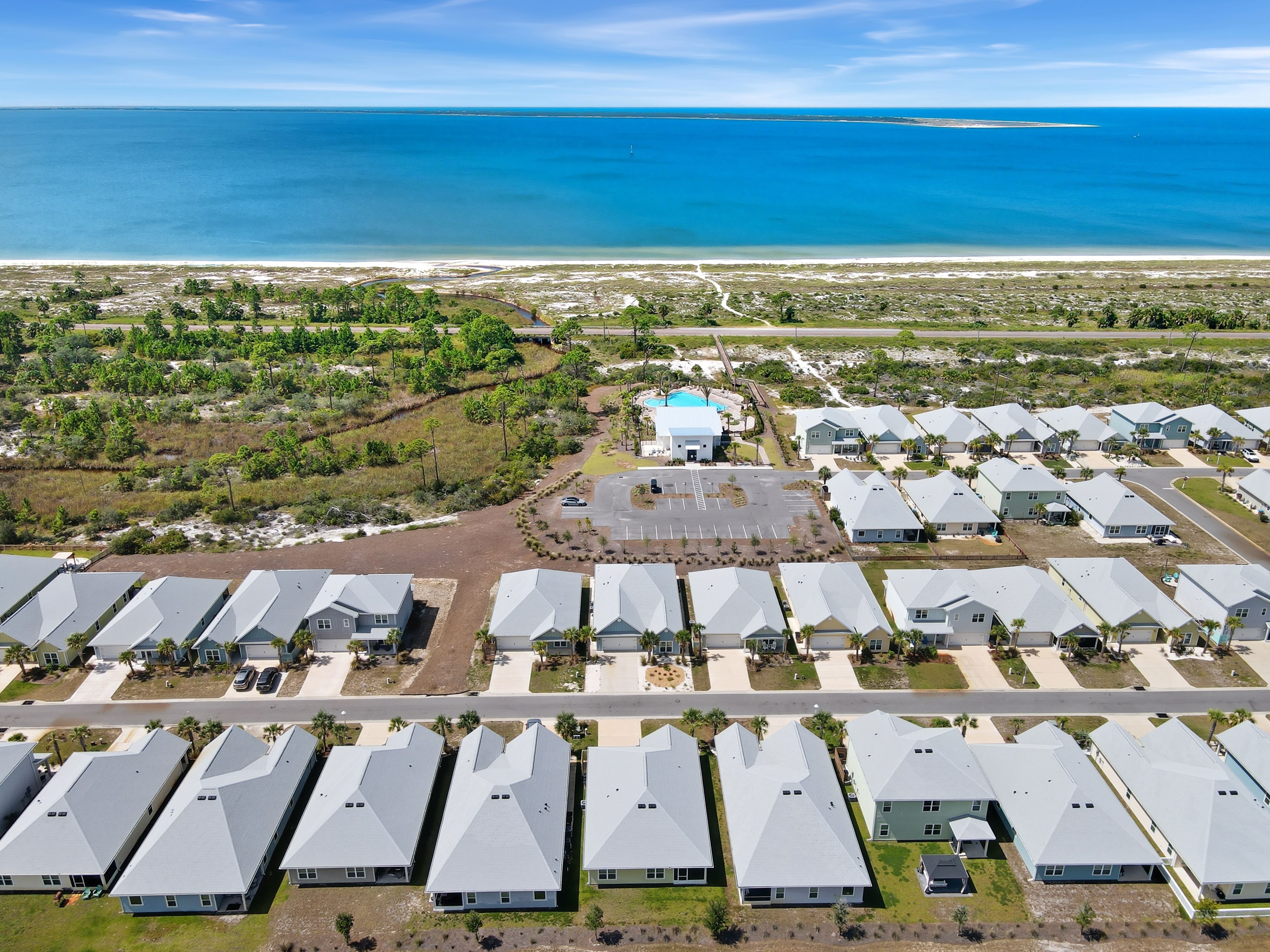  Coastal Retreat With Resort Amenities In WindMark Beach - 物件實景