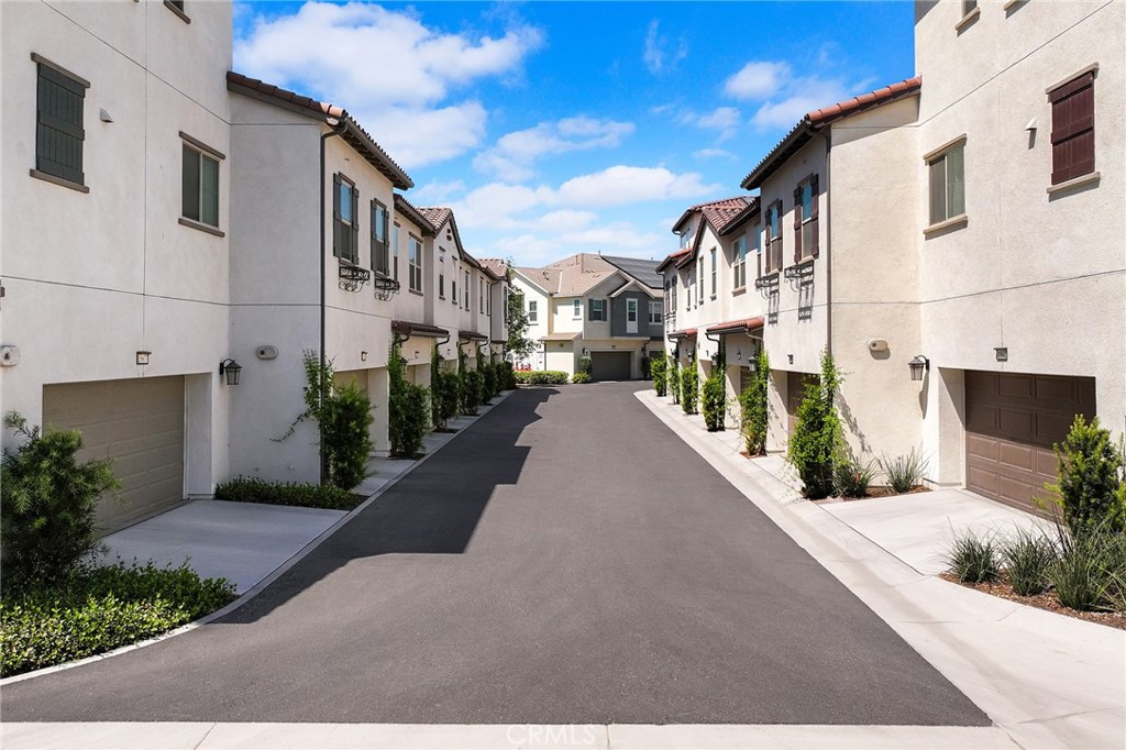 Chino, California, 91708, United States, 2 Bedrooms Bedrooms, ,3 BathroomsBathrooms,Residential,For Sale,1932480