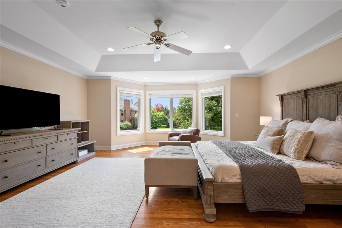 Vernon Hills, Illinois, 60061, United States, 4 Bedrooms Bedrooms, ,4 BathroomsBathrooms,Residential,For Sale,1940393