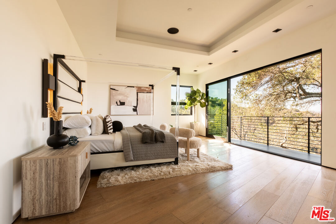 Beverly Hills, California, 90210, United States, 6 Bedrooms Bedrooms, ,6 BathroomsBathrooms,Residential,For Sale,1692711