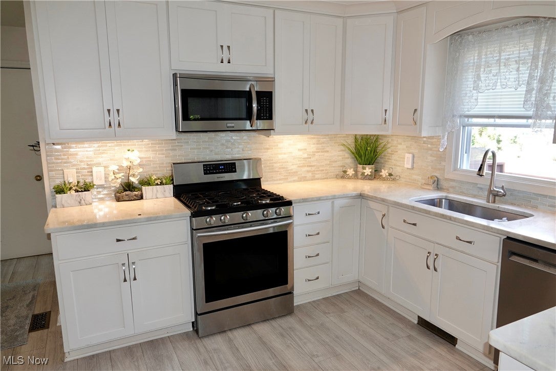 Solon, Ohio, 44139, United States, 4 Bedrooms Bedrooms, ,3 BathroomsBathrooms,Residential,For Sale,1981098